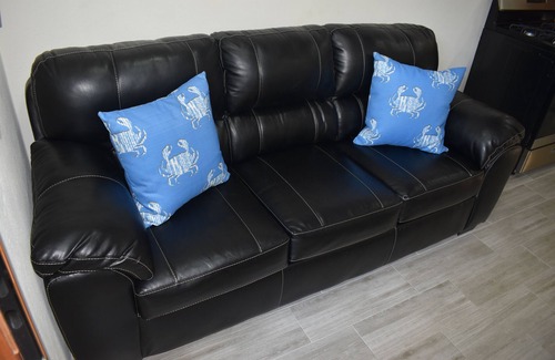 Gambier Apartment | The Blue Oasis 242 - A beautiful, private, clean escape!