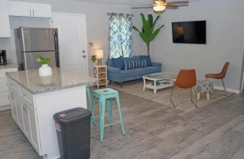 Southeast Pensacola House | The Blue Pearl 6min to Downtown -Short Beach Drive