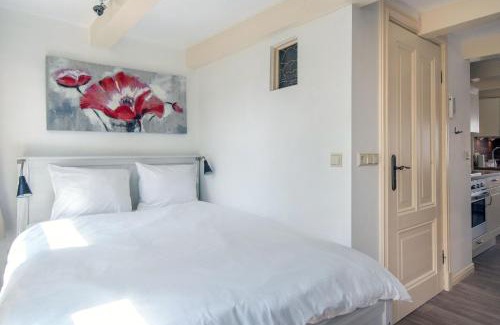 Grachtengordel-Zuid Bed & Breakfast | The Blue Stairs