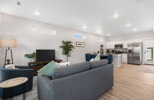 Centerton House | The Bluebird Nest, Relaxing | Modern | Fresh