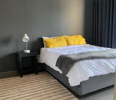 Menlo Park Apartment | The Blues