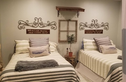 Accident House | The Board Room-Enchanted Table Meadow. Near Deep Creek Lake & Wisp! Forest View!