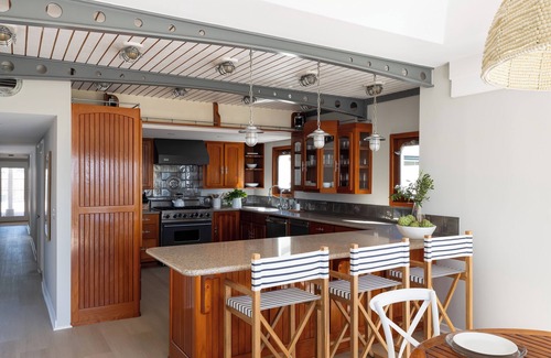 Sunset Cliffs House | The Boat House | Single Family Oceanfront | Hot Tub | Game Room | AC