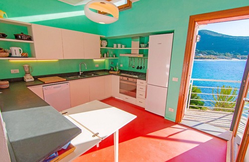 Scaglieri Villa | The Boat
