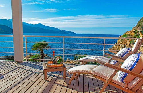Scaglieri Villa | The Boat