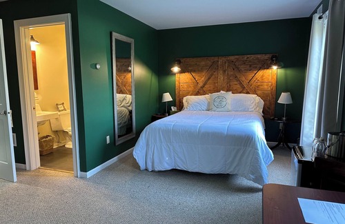 Warrensburg House | The Bond Inn Room #1