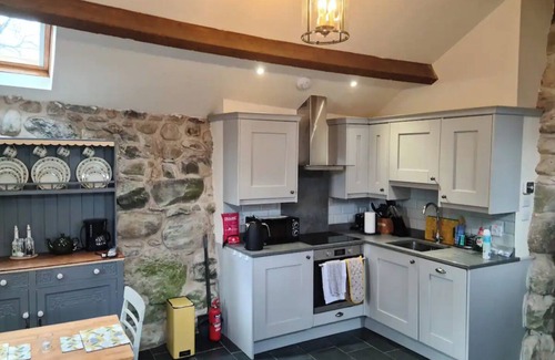 Newcastle-upon-Tyne House | The Bothy a tranquil retreat close to Snowdonia, History! Luxury! Beauty!