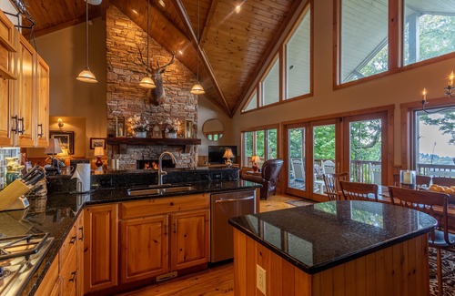 Boone House | The Boulders - 1 mi from Parkway, Hot Tub, 50-Mile Views, Pool Table, Wet Bar