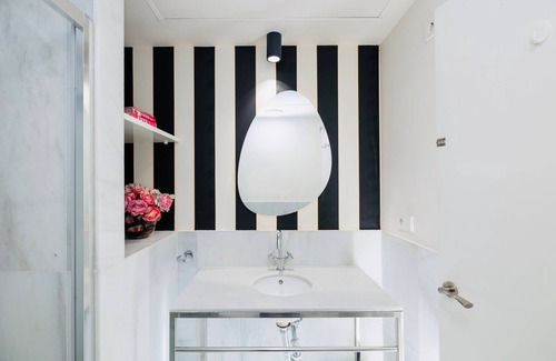 Centro - Sagrario Apartment | The Bowery Granada