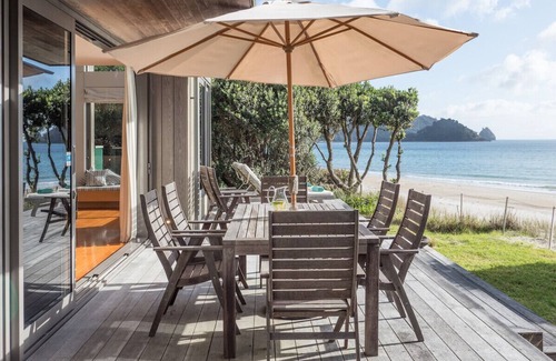 Whangapoua Cottage | The Breakers - Whangapoua Executive Holiday Home