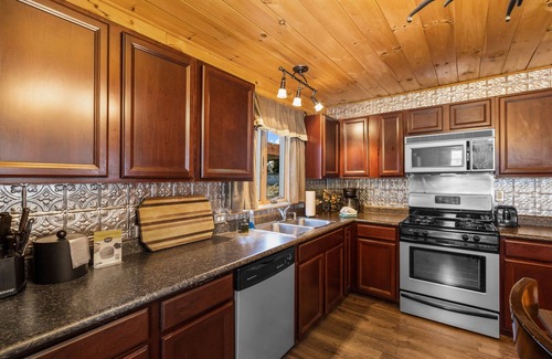 West Yellowstone Hotel | The Bucking Moose