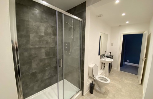 Battle Hotel | The Bull