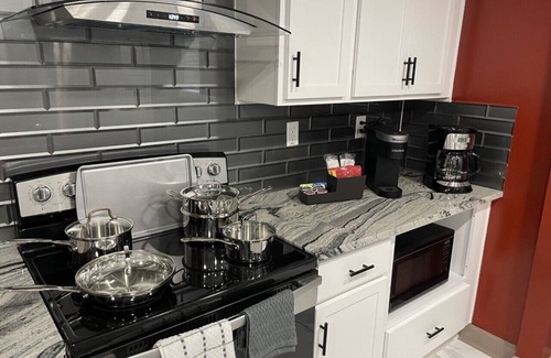 Atlanta House | The Bungalow! Cozy Three bedroom Bungalow in the Heart of it all!