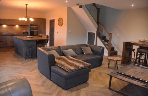 Coleford House | The Bunkhouse - 2 bedroom home with parking