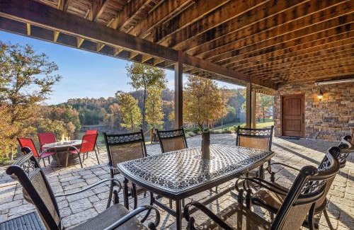 Branson Theater District House | The Bunkhouse at Rock Canyon
