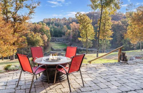 Branson Theater District House | The Bunkhouse at Rock Canyon