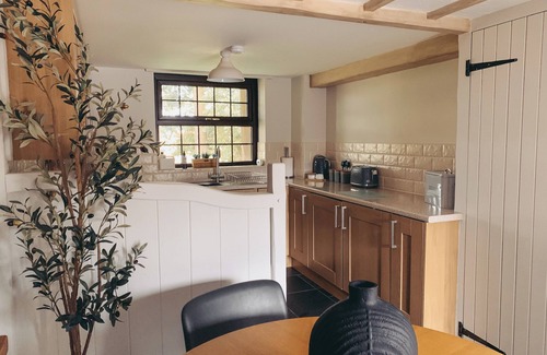 Troutbeck Cottage | THE BYRE, with a garden in Troutbeck