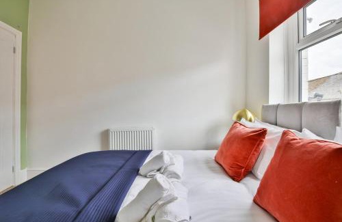 Caerphilly House | The Caerphilly Hideaway – Modern 3-Bed Escape