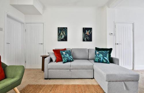 Caerphilly House | The Caerphilly Hideaway – Modern 3-Bed Escape