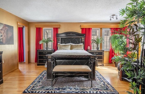 Mount Royal Other | The Calgary Castle - Unique Stay