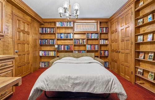 Mount Royal Other | The Calgary Castle - Unique Stay