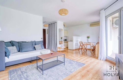 Rueil-Malmaison Apartment | The Calm - At the gateway to Paris