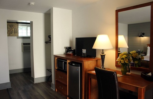 Wellsboro Hotel | The Canyon Motel