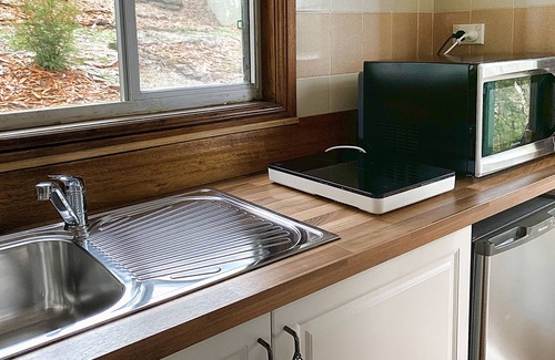 Medlow Bath Cottage | The Canyons Cottage - Overlooking the Blue Mountains National Park