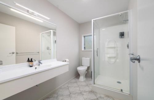 Russell Hotel | The Captains Motel