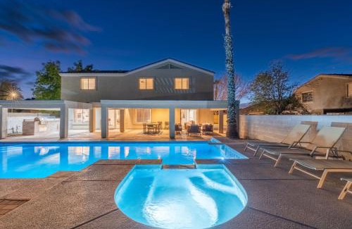 Desert Sunset House | The Cardinal Walk to Stadium Pool+Spa Sportcourt