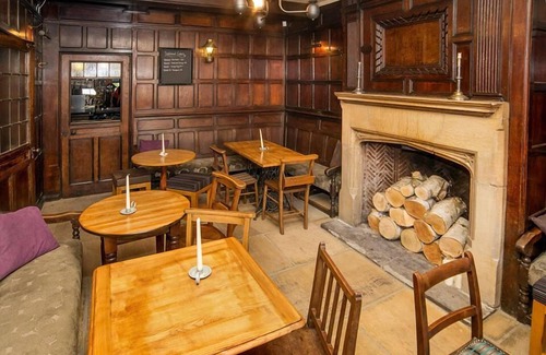 Worcester Hotel | The Cardinals Hat