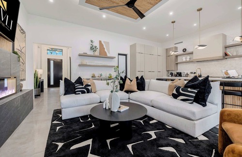 Peaceful Valley House | The Carlisle Experience | 4 Showers | Heated Pool