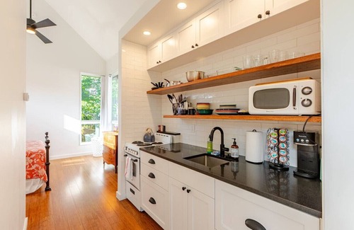 North Downtown House | The Carriage House at Wine Cellar Circle