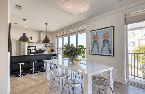 Historic Edgefield House | The Carter by AvantStay | 4th Floor, Sleeps 48