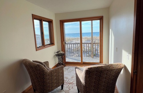 Northport House | The Cathead Bay Sandcastle. Direct Beach Access.