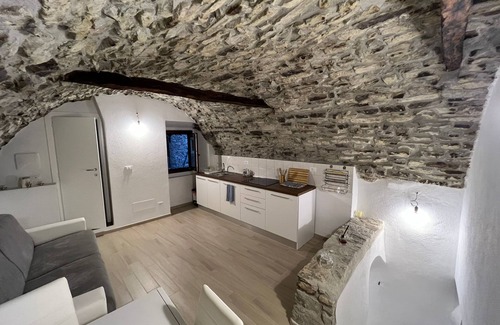 Apricale Apartment | The cave, medieval village between history and Art