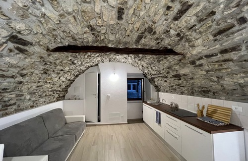 Apricale Apartment | The cave, medieval village between history and Art