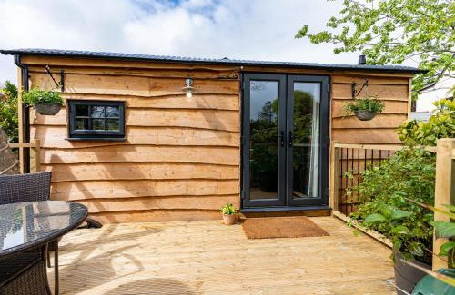 Redruth Ski Chalet | The Cedars