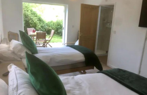 Andover House | The Chalet, Lime Tree Cottage Andover
