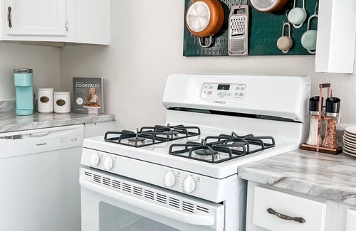 Midtown House | The Chandelier House of Midtown - Near It All!