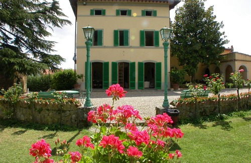 Bucine Villa | The charm of history, the countryside, the comforts of the inhabited center