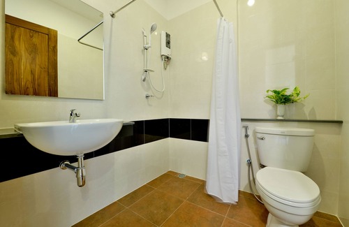 Chom Thong Hotel | The Choice Hotel - Adults Only