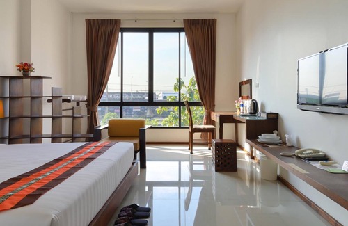 Chom Thong Hotel | The Choice Hotel - Adults Only