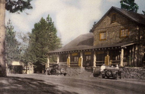 Twin Peaks Cabin | The Christmas Pine Cabin at The Twin Peaks Lodge