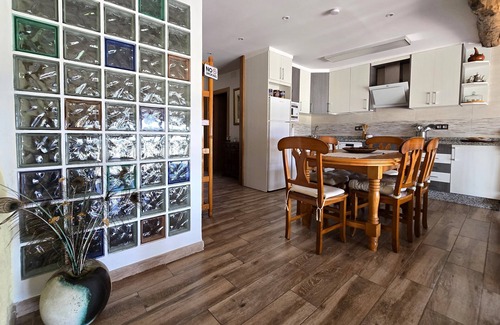 Navalmoral de Bejar Apartment | The Chumbea Triskel: a window to nature, relaxation, and the stars