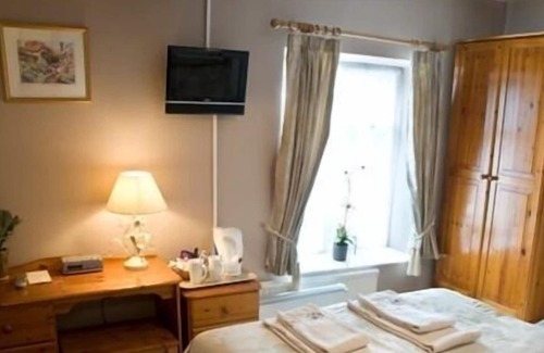 Kerridge Hotel | The Church House Inn