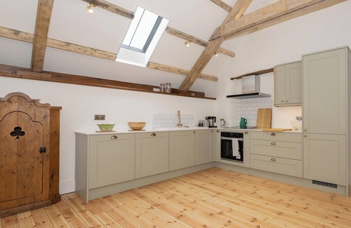 Crediton Cottage | The Cider Barn is a beautiful, three-bedroom, rural retreat.