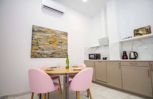 San Anton Apartment | The City Canvas: Chic Alicante Apt, for max 4 people