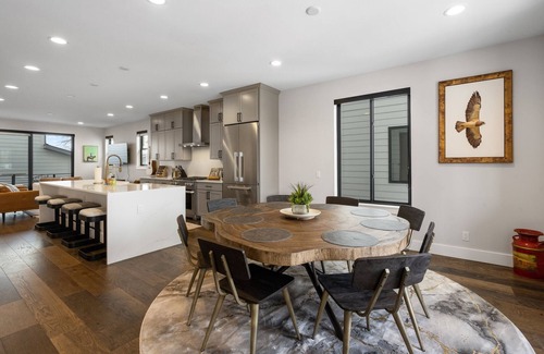 Bozeman House | The City Slicker - Spacious 3 Bedroom Luxury Townhome in Downtown Bozeman!