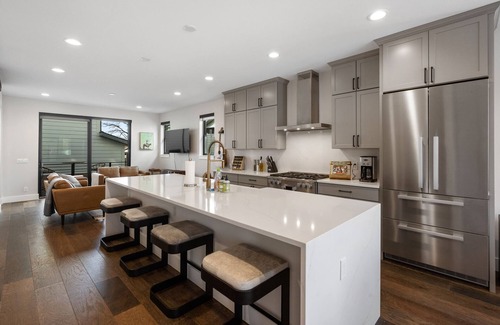 Bozeman House | The City Slicker - Spacious 3 Bedroom Luxury Townhome in Downtown Bozeman!